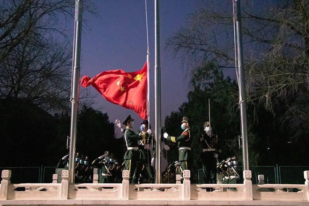 日本明治天皇和英国维多利亚女王谁是世界历史上最伟大的皇帝游戏画面